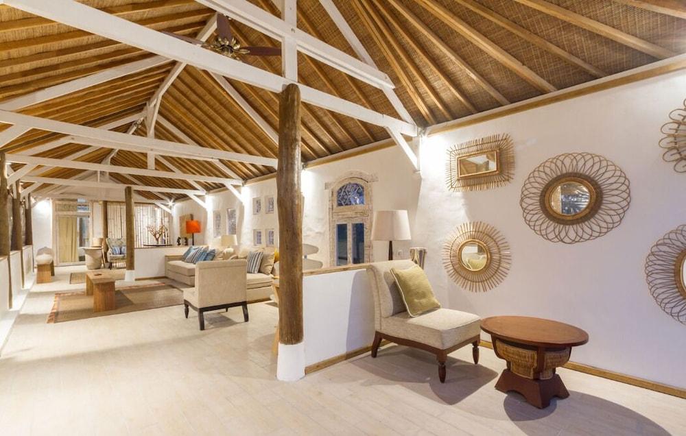 גילי מנו Avia Villa Resort מראה חיצוני תמונה